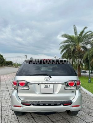 Xe Toyota Fortuner 2.7V 4x2 AT 2015