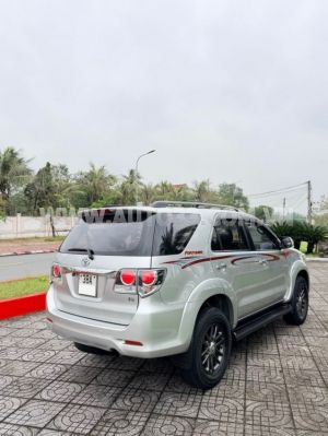 Xe Toyota Fortuner 2.5G 2015
