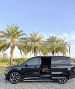 Xe Kia Carnival Signature 2.2D 2023