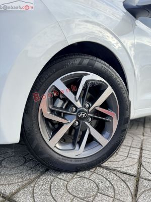 Xe Hyundai i10 1.2 AT 2021