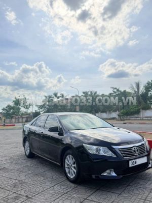 Xe Toyota Camry 2.0E 2012