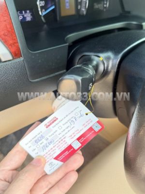 Xe Toyota Camry 2.0E 2012