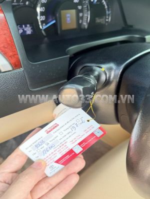 Xe Toyota Camry 2.0E 2012