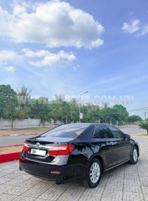 Xe Toyota Camry 2.0E 2012